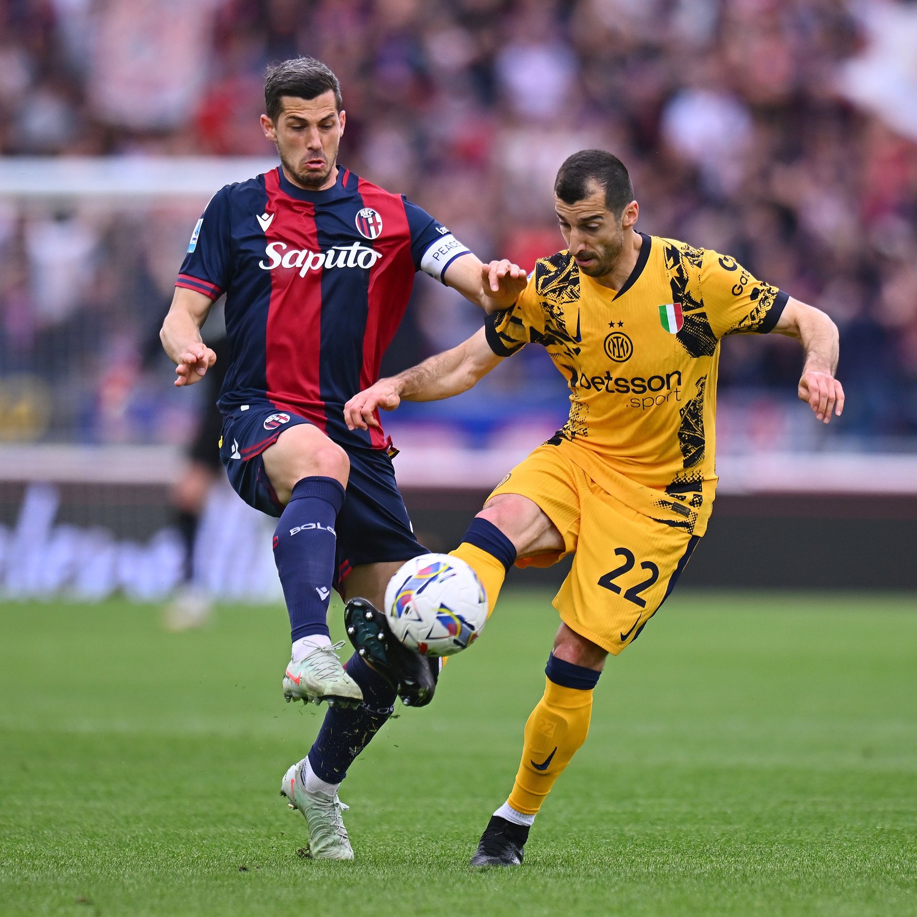  拜仁慕尼黑客场球衣 