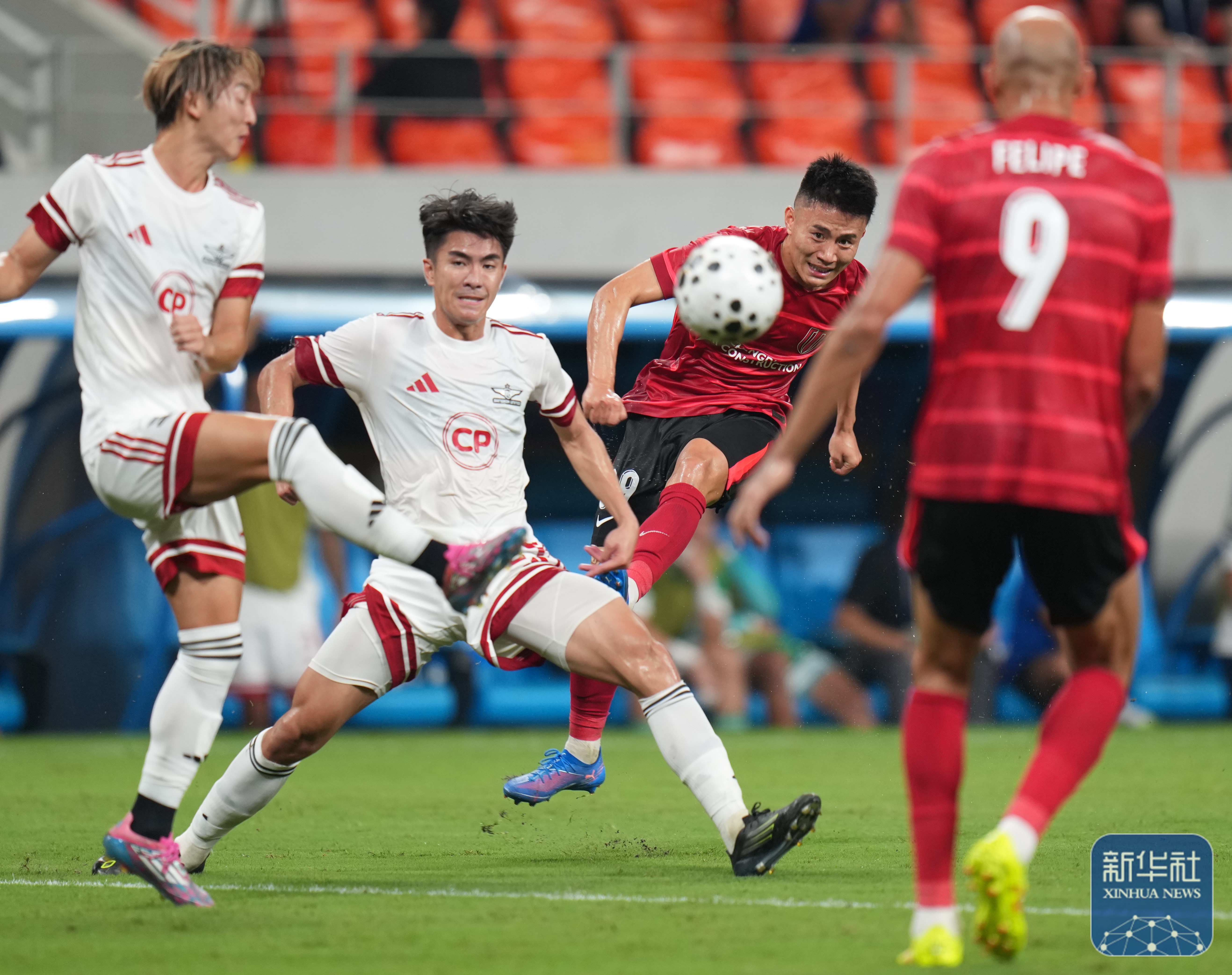 里程碑夜成都蓉城刷新队史纪录，英超今晨刷纪录，媒体盛赞，临场指挥获称赞(巡逻兵进行曲原版)