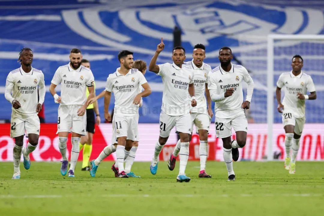 关于皇家马德里训练开放日,今夜伤情更新引欢呼,国王杯在即,高层口径保持一致的信息 关于皇家马德里训练开放日,今夜伤情更新引欢呼,国王杯在即,高层口径保持一致的信息