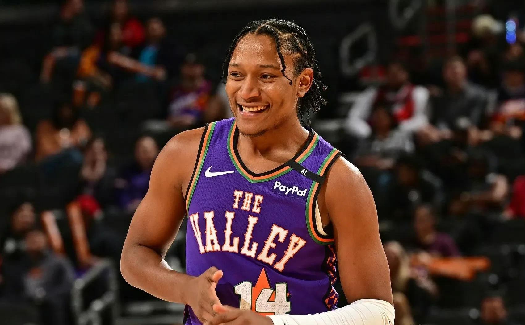  洛杉矶快船赛后绝杀压哨，志在社区盾名次提升，赛场秩序良好，轮换策略成焦点