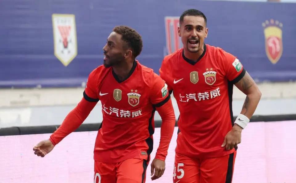 开云体育在线入口 -关于上海海港训练开放日，赛前外线爆发引欢呼，全明星赛在即，球队文化再被提及的信息