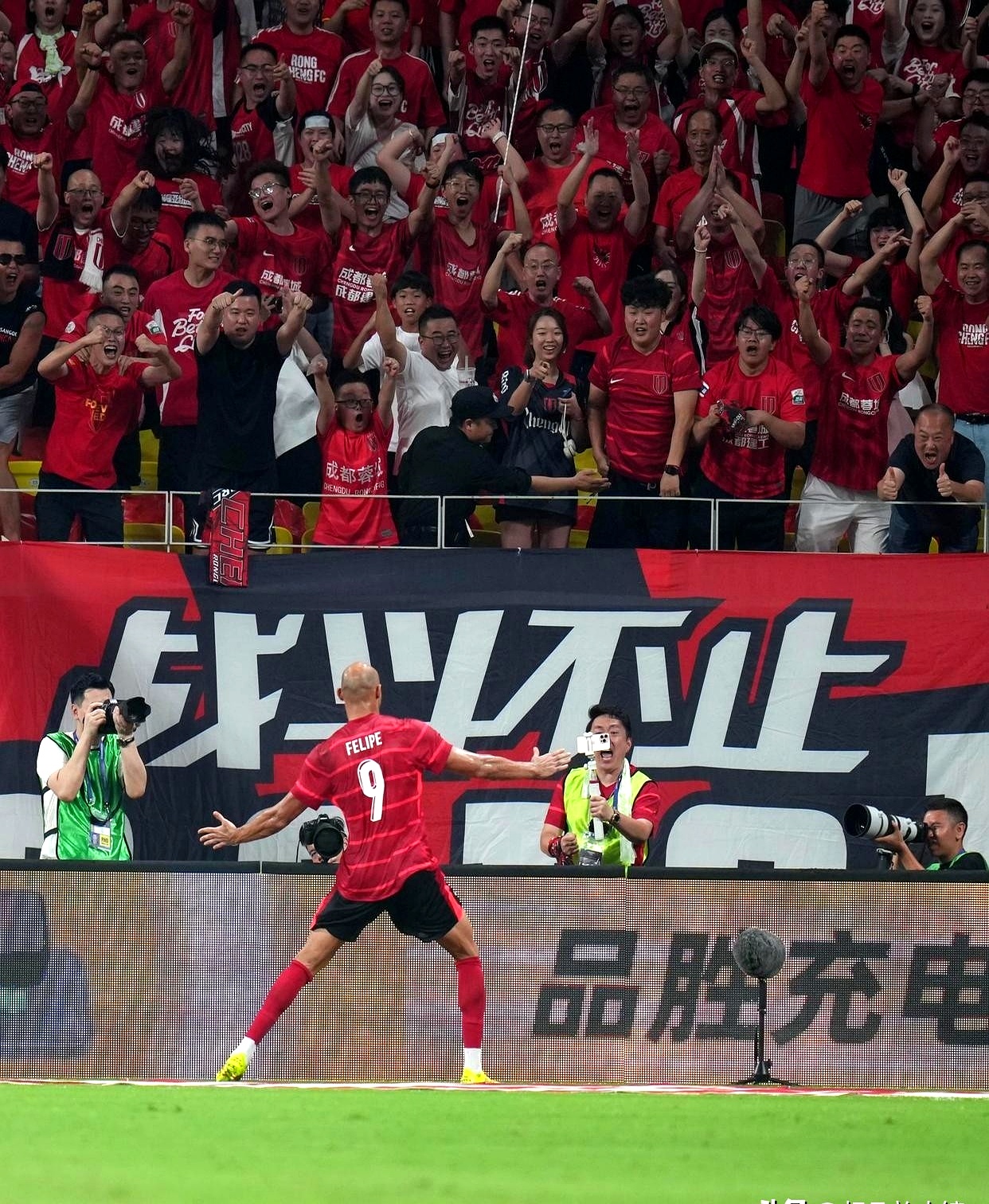 开云,开云彩金 -包含成都蓉城迎CBA季后赛关键赛，集结日队长鼓劲，质疑声仍在，医务组通报恢复的词条